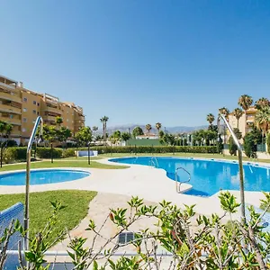 https://espectacular-residencial-en-2a-linea-piscina-tenis.es-andalucia.com